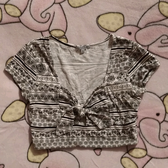 Crop top - Picture 1 of 3